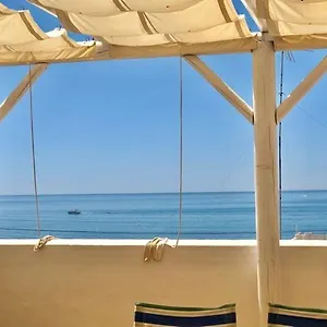 Сasa de vacaciones Casa En Primera Linea De Playa Con Vistas Al Mar